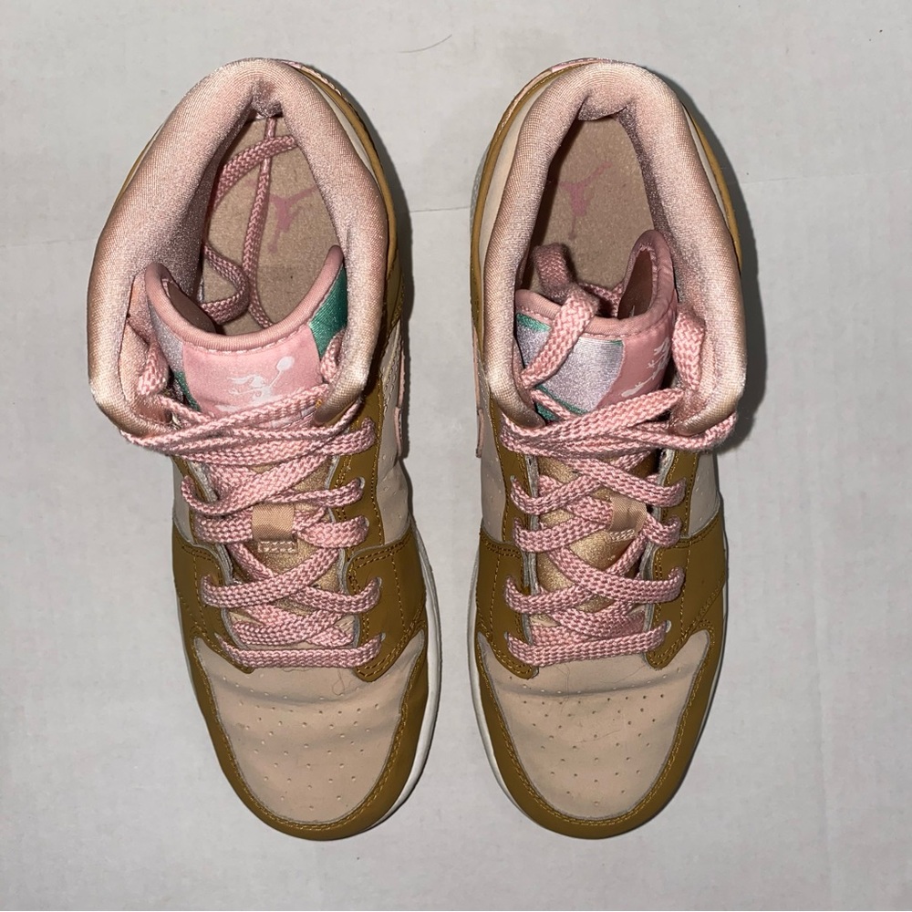 🐇Air Jordan, Child Size 7Y, 1 Mid GG “Lola Bunny” - Picture 4 of 15